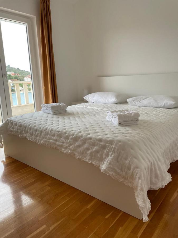 Villa Antoni Ražanj Buitenkant foto